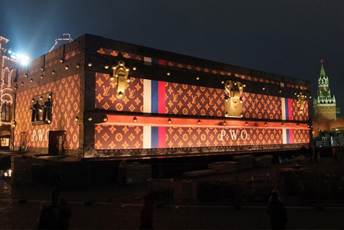 Mosca, Louis Vuitton deve fare le valigie dalla piazza Rossa